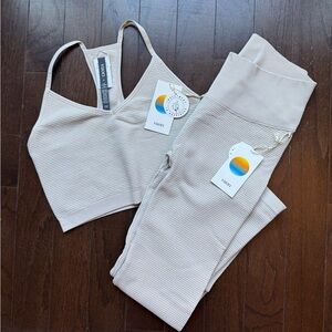 NWT Waffle Seamless bra & leggings, medium